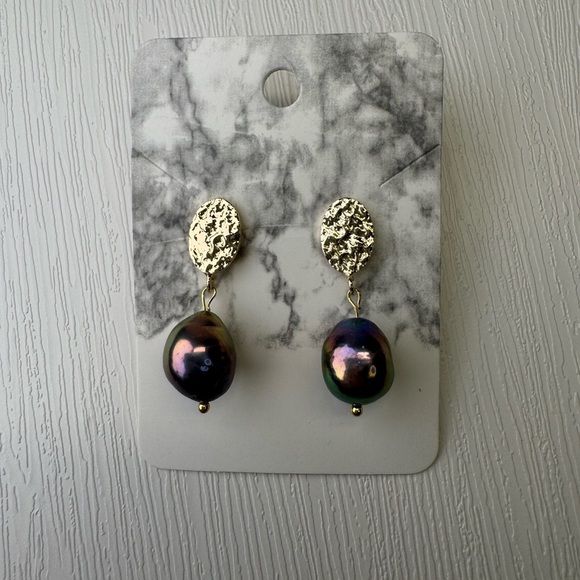 🌟Gorgeous Peacock Purple Edison Freshwater Pearl Earrings!🌟 - Picture 12 of 12